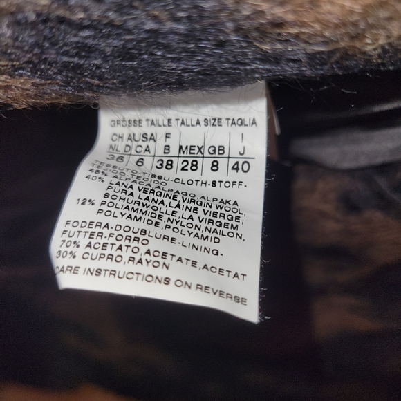 Vintage MaxMara Original Alpaca Fur and Virgin Wool Coat - Picture 9 of 10